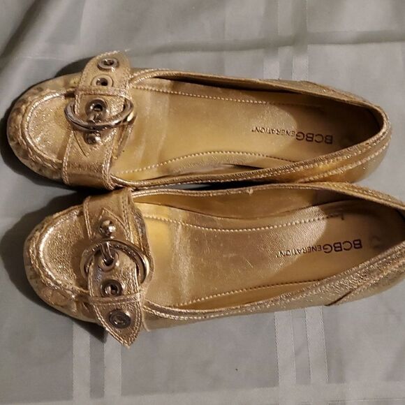 BCBG Generation  flat shoe  gold 6 - Picture 3 of 7